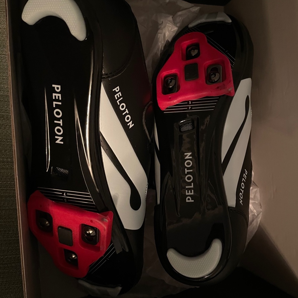 Peloton Spin Shoes size 40 (men’s 7/women’s 9)